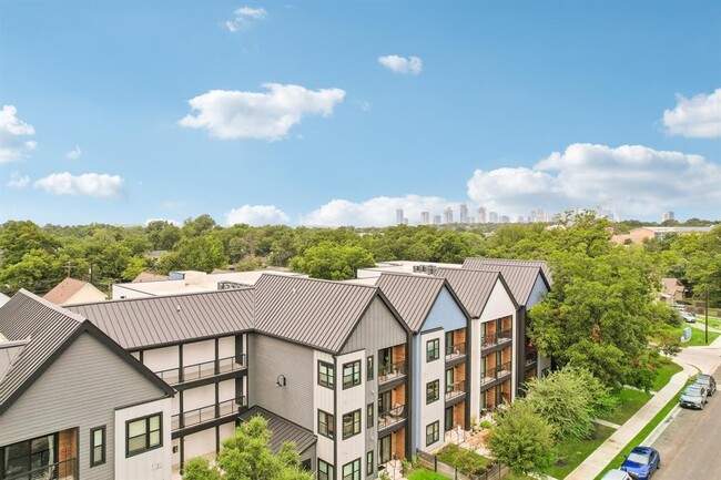 Building Photo - 3101 Govalle Ave