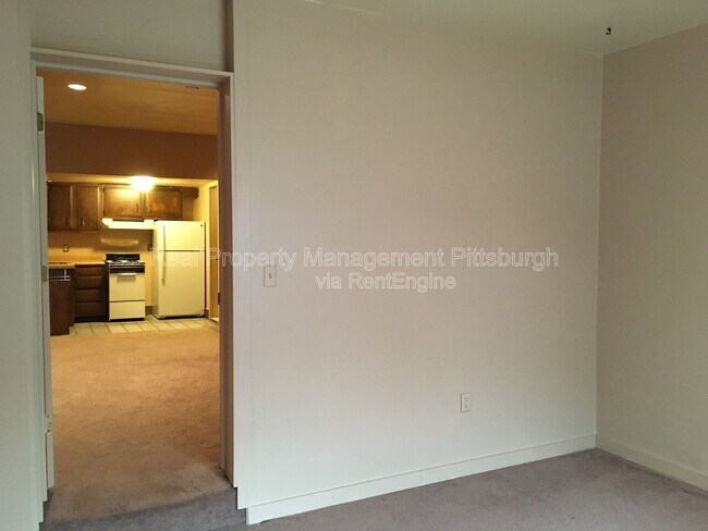Building Photo - 332 Lehigh Ave