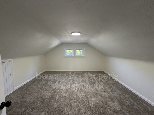 Building Photo - 3524 E 143rd St