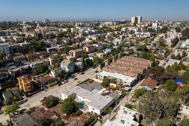 Building Photo - 3531 Florida St