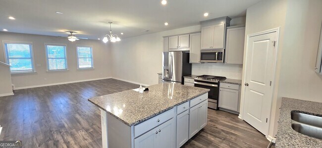 Building Photo - 3608 Hidden Valley Cir