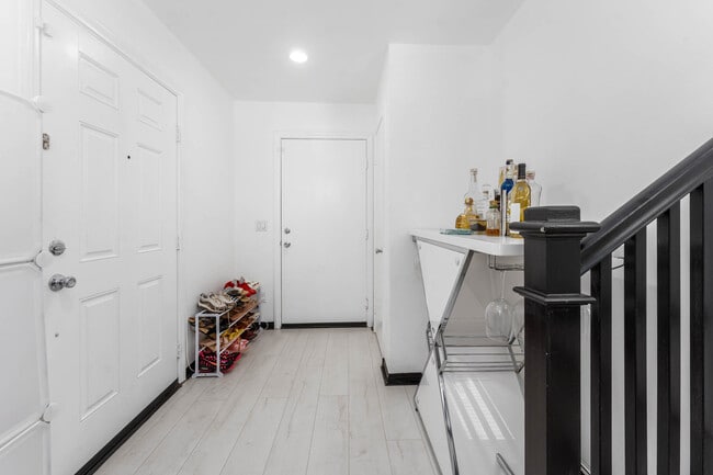 Building Photo - 7225 N Cedar Rd