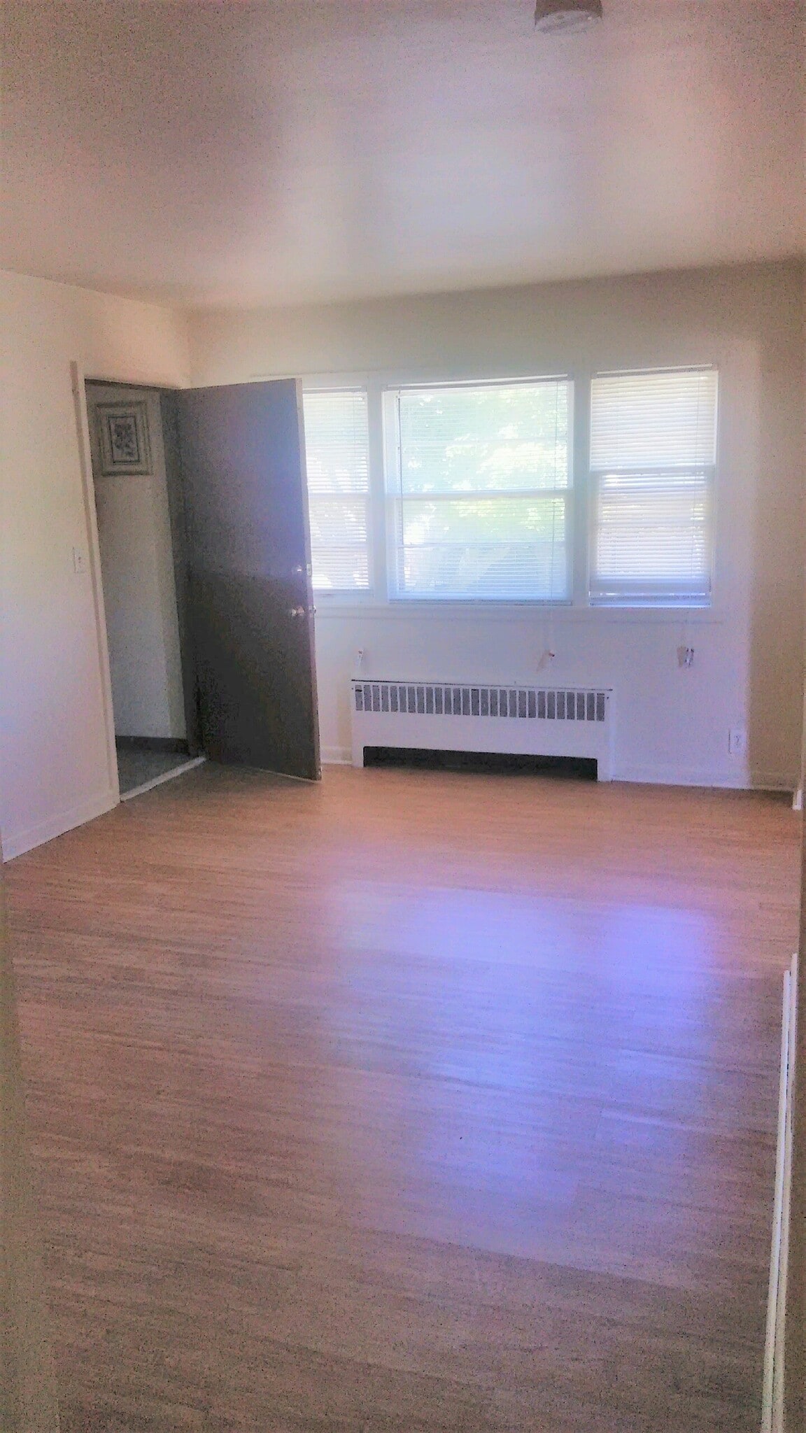 Livingroom view from hallway - 5876 N 32nd St
