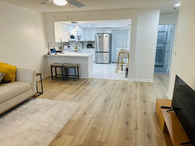 Building Photo - 1659 Magnolia Ln