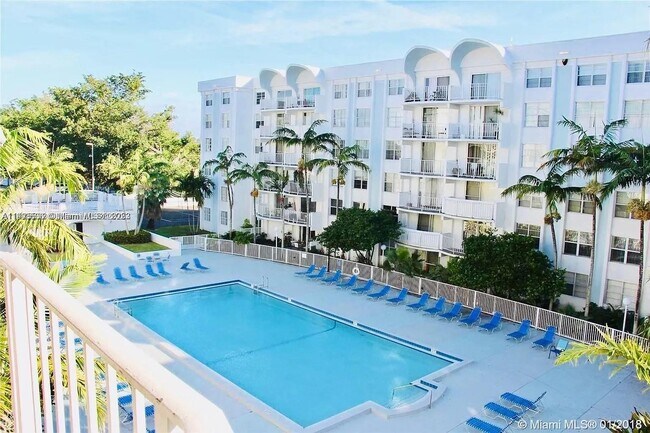 Building Photo - 494 NW 165th St