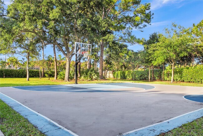 Building Photo - 7314 Estero Dr