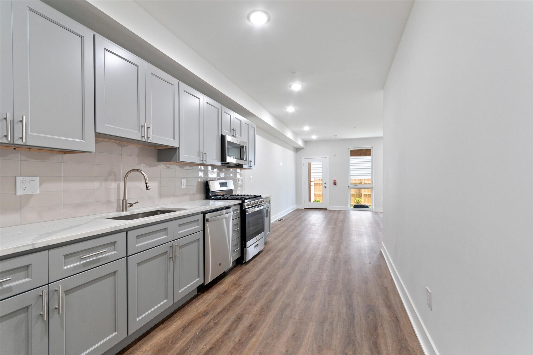 Building Photo - 321 W Berks St