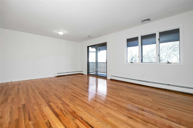 Building Photo - 14 Longview Ct