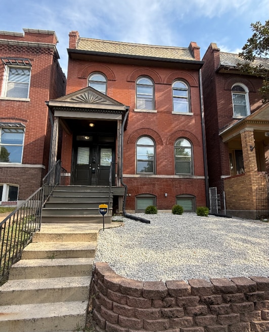 Building Photo - 4541 Oakland Ave