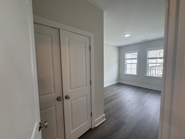 Building Photo - 3 Bed 2.5 Bath Brand New Townhome