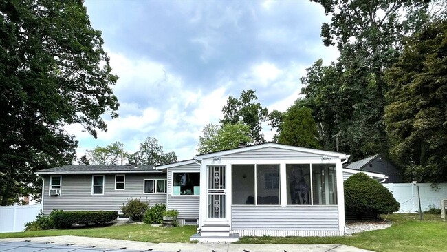 Building Photo - 34 Hillside Dr