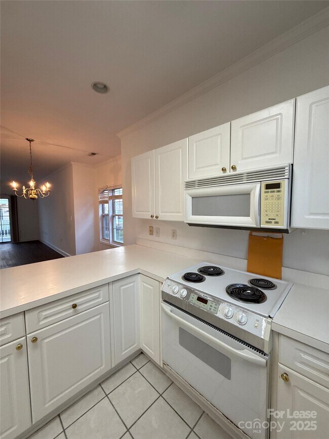 Building Photo - 9068 Meadow Vista Rd