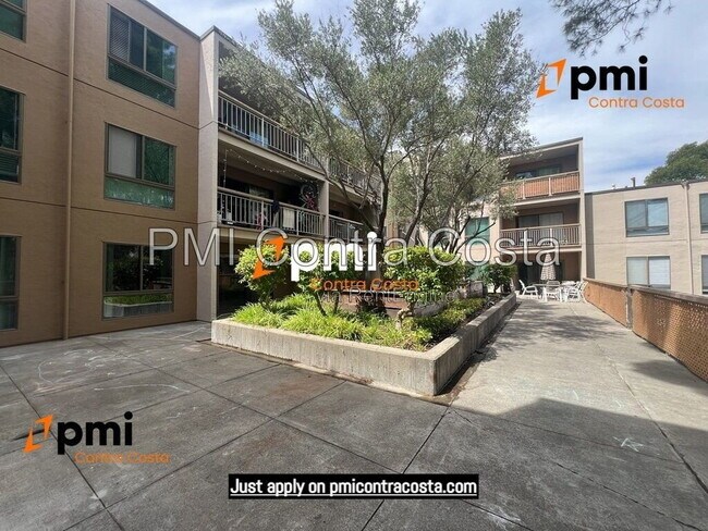 Building Photo - 460 N Civic Dr