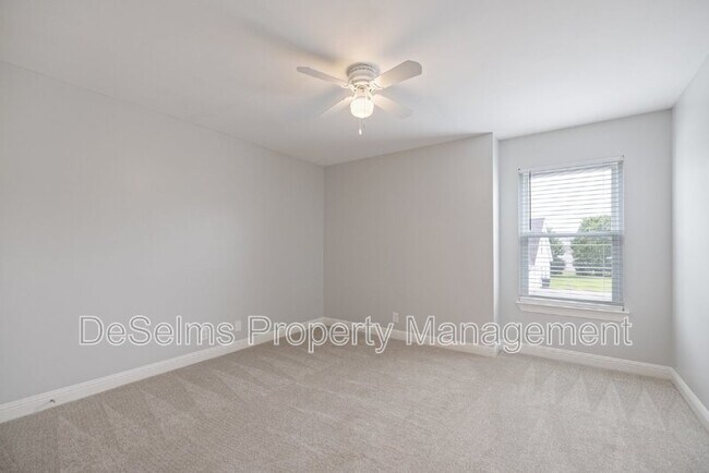 Building Photo - 873 Maricopa Dr