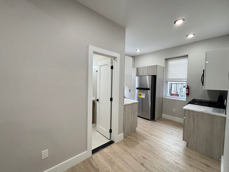 Building Photo - 5008 Palisade Ave