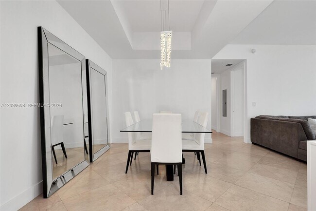 Building Photo - 16001 Collins Ave
