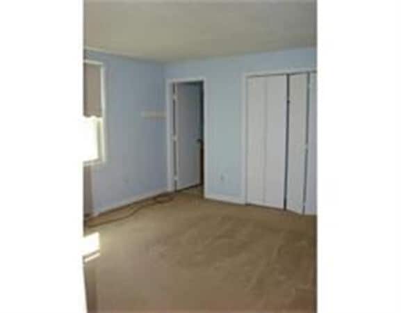 Building Photo - 9 Silver Birch Ave