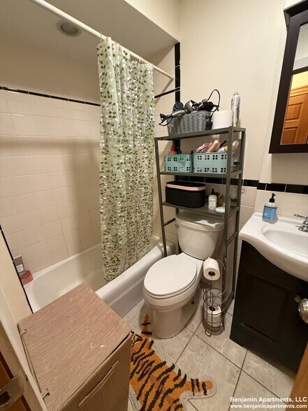 Building Photo - 46 Garden St