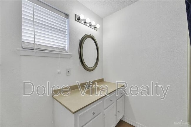 Building Photo - 1001 N 15th St