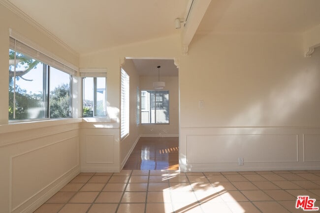 Building Photo - 2401 Meadow Valley Terrace