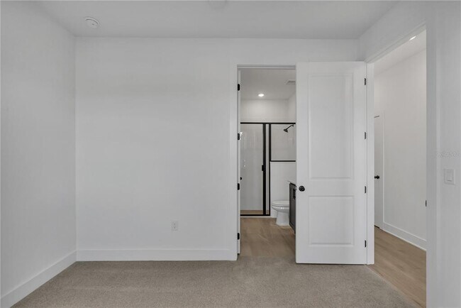 Building Photo - 15381 Hamlin Pk Dr