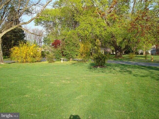 Building Photo - 1346 Faucett Dr