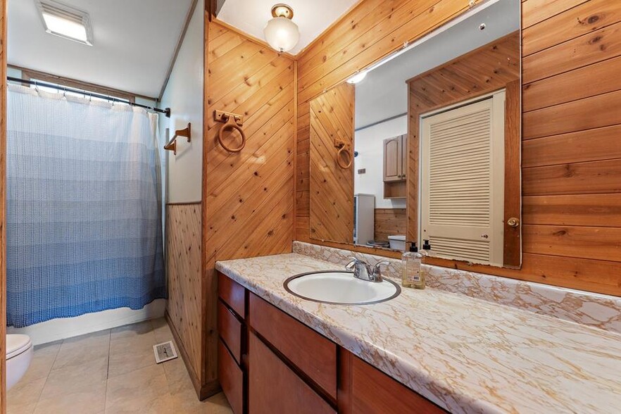 Building Photo - 508 Kenyon Ave