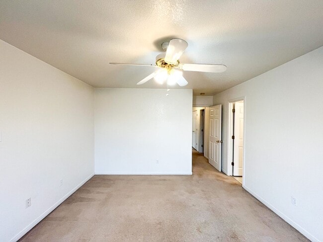 Building Photo - 312 Cedar Ridge Dr