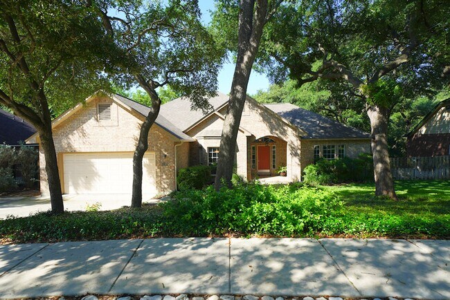 Building Photo - Gorgeous Home in the Coveted Greenshire Subdivision - Realtor Commission: $400