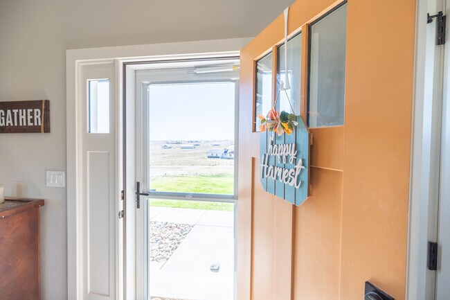 Building Photo - 2428 Sunshine Dr