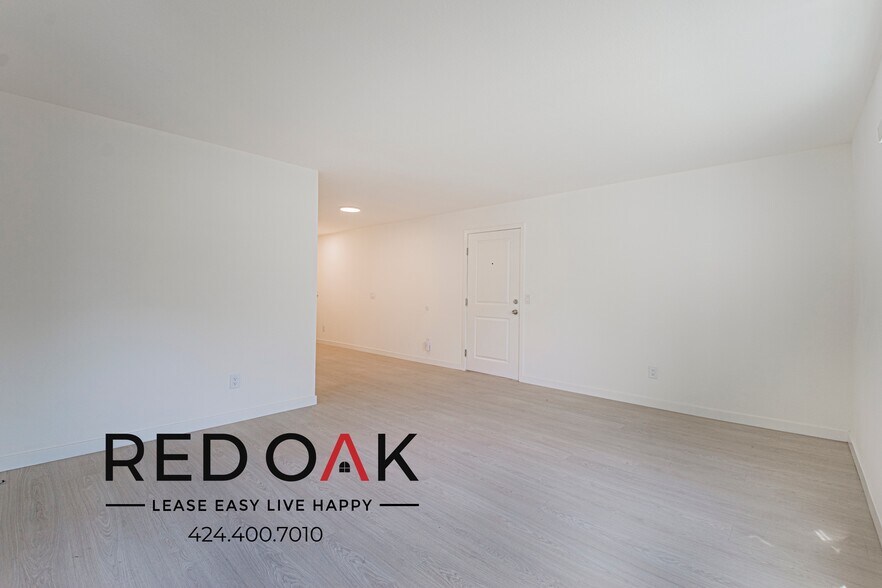 Building Photo - 912 N Ridgewood Pl