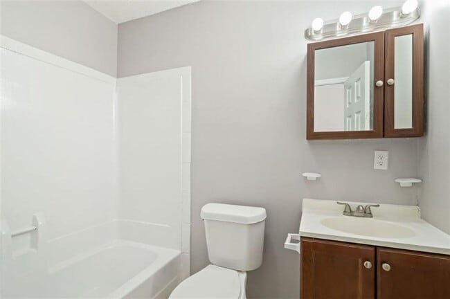 Building Photo - 6925 Cainwood Dr