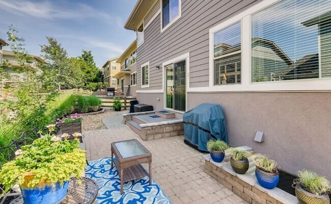 Building Photo - 7410 S Robertsdale Way