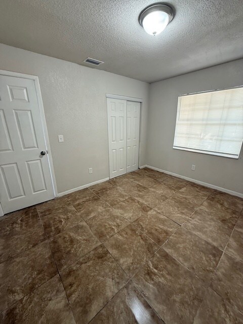 Building Photo - 12033 Alafaya Woods Ct