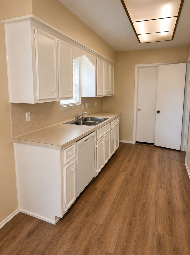Building Photo - 12755 Brookglade Cir