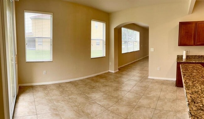 Building Photo - 2992 Langdon Ln N