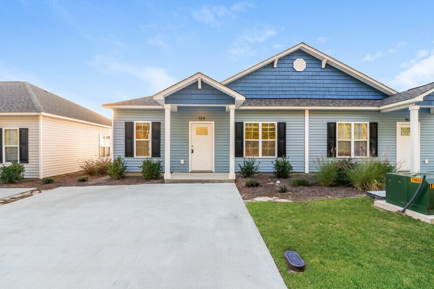 Primary Photo - 3020 Stirling Dr