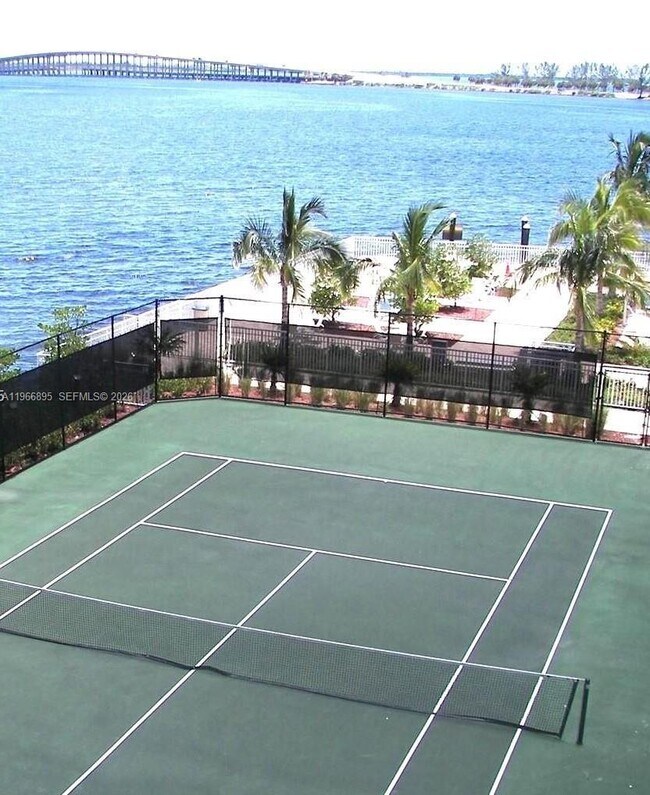 Building Photo - 2101 Brickell Ave