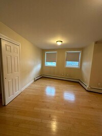 Building Photo - Spacious studio in Porter Square Cambridge