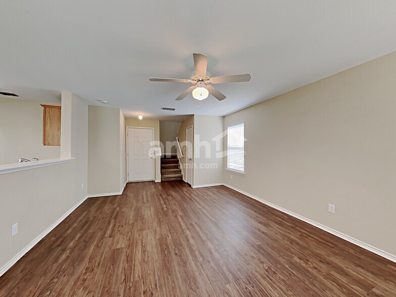 Building Photo - 9227 Mare Country