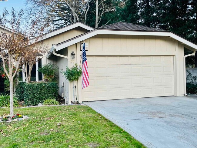 Primary Photo - 77 Tweed Ln
