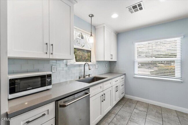 Building Photo - 2701 Jolley Dr