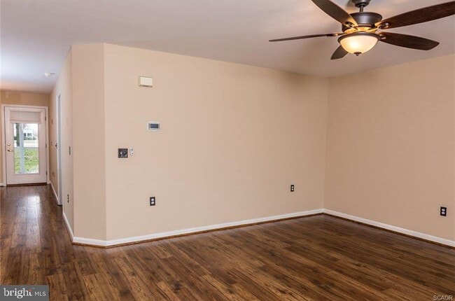 Building Photo - 117 Lakeside Dr