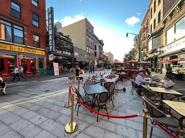 Building Photo - 141 Christopher Columbus Dr