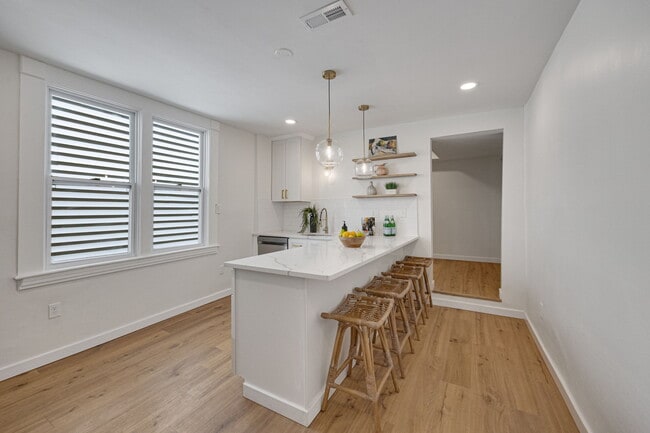 Building Photo - 5385 Reber Pl