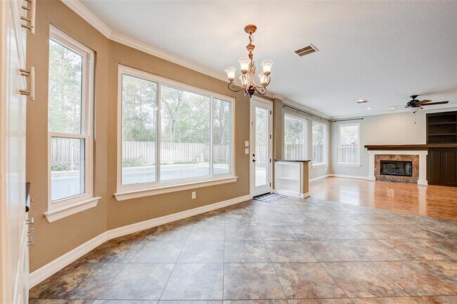 Building Photo - 18 Candle Pine Pl