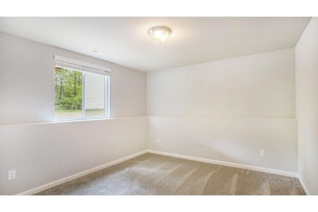 Building Photo - 11128 Farmway Dr