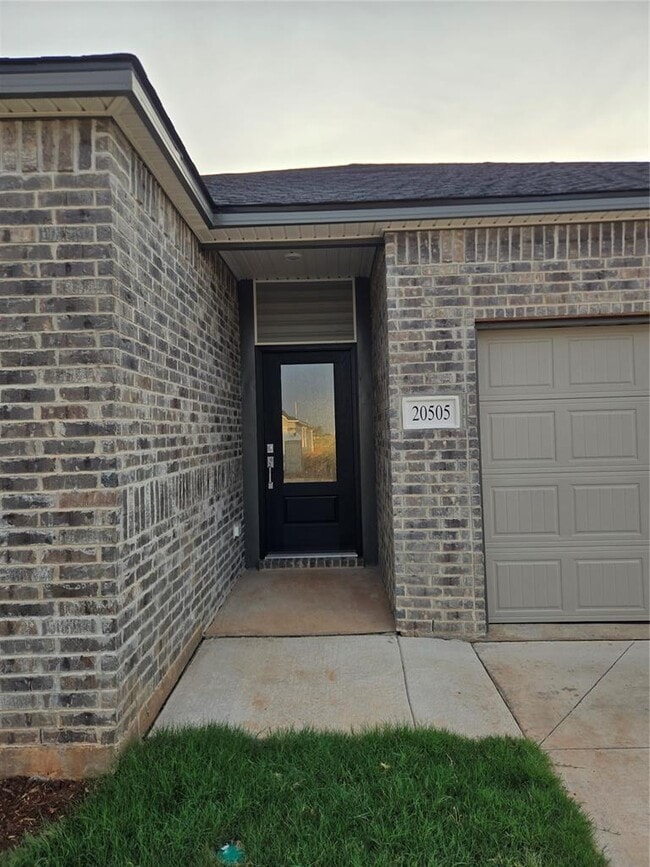 Building Photo - 20505 Deer Creek Dr