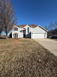 Building Photo - 4 bed | 2.5 bath | 2,630 sq ft