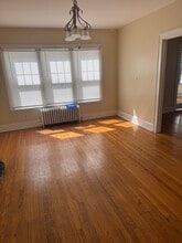 Building Photo - 883 Farmington Ave